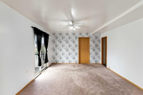 4108 49A Avenue, Innisfail, AB - Indoor Photo Showing Other Room