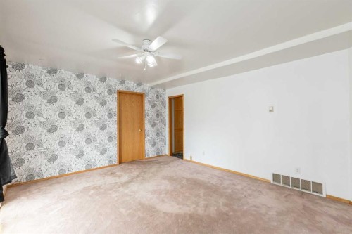 4108 49A Avenue, Innisfail, AB - Indoor Photo Showing Other Room