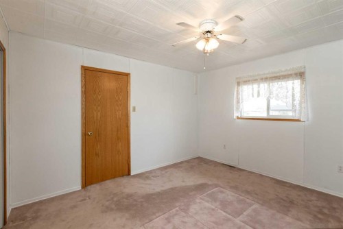 4108 49A Avenue, Innisfail, AB - Indoor Photo Showing Other Room