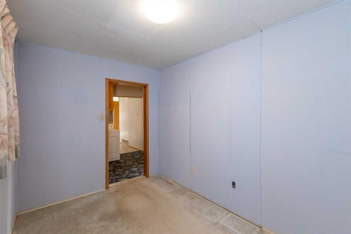 4108 49A Avenue, Innisfail, AB - Indoor Photo Showing Other Room