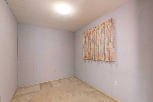 4108 49A Avenue, Innisfail, AB - Indoor Photo Showing Other Room