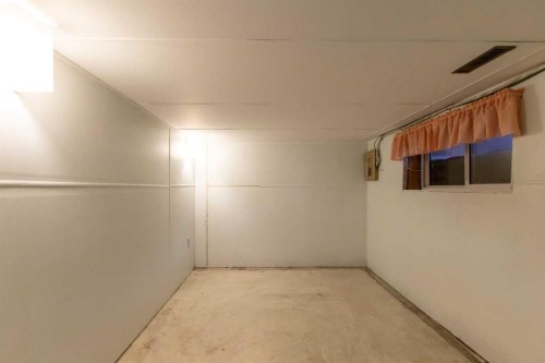 4108 49A Avenue, Innisfail, AB - Indoor Photo Showing Other Room
