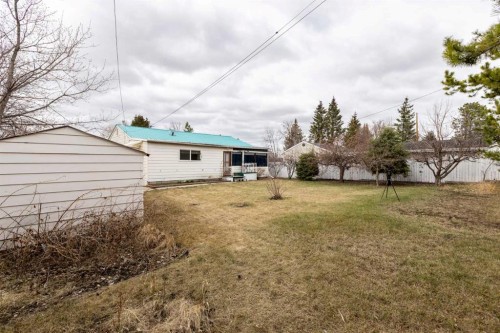 4108 49A Avenue, Innisfail, AB - Outdoor
