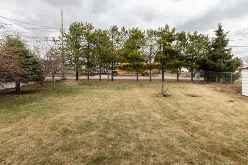 4108 49A Avenue, Innisfail, AB - Outdoor