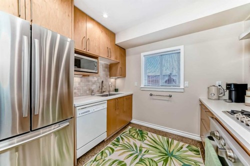 157 Grand Avenue, Norglenwold, AB - Indoor Photo Showing Kitchen