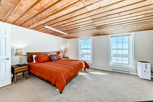 157 Grand Avenue, Norglenwold, AB - Indoor Photo Showing Bedroom