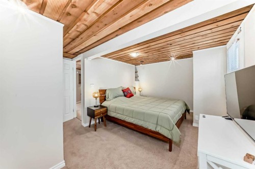157 Grand Avenue, Norglenwold, AB - Indoor Photo Showing Bedroom