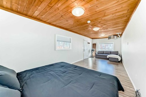 157 Grand Avenue, Norglenwold, AB - Indoor Photo Showing Bedroom
