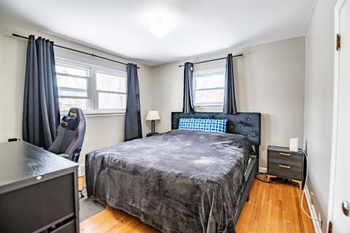 3505 45 Avenue, Red Deer, AB - Indoor Photo Showing Bedroom