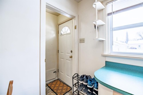 3505 45 Avenue, Red Deer, AB - Indoor Photo Showing Other Room