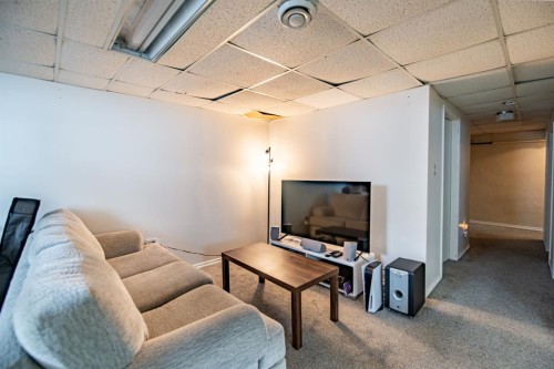 3505 45 Avenue, Red Deer, AB - Indoor