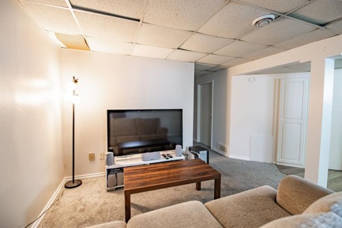 3505 45 Avenue, Red Deer, AB - Indoor