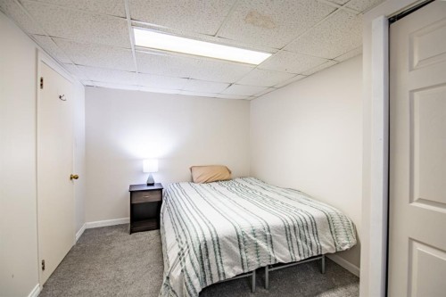 3505 45 Avenue, Red Deer, AB - Indoor Photo Showing Bedroom