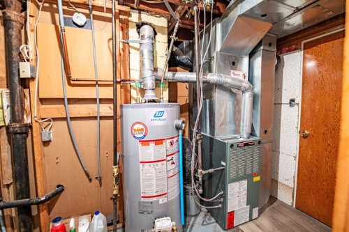 3505 45 Avenue, Red Deer, AB - Indoor Photo Showing Basement