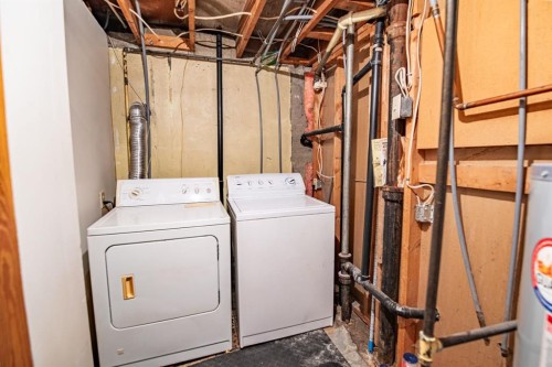 3505 45 Avenue, Red Deer, AB - Indoor Photo Showing Laundry Room