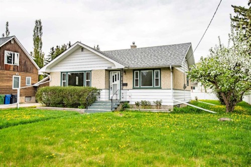 3505 45 Avenue, Red Deer, AB - Outdoor