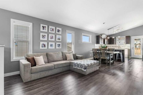 30 Brookstone Drive, Sylvan Lake, AB - Indoor Photo Showing Living Room