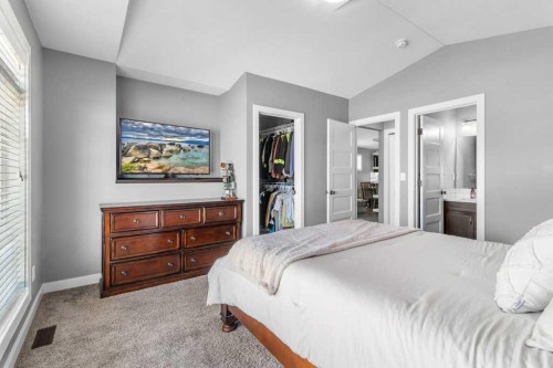 30 Brookstone Drive, Sylvan Lake, AB - Indoor Photo Showing Bedroom