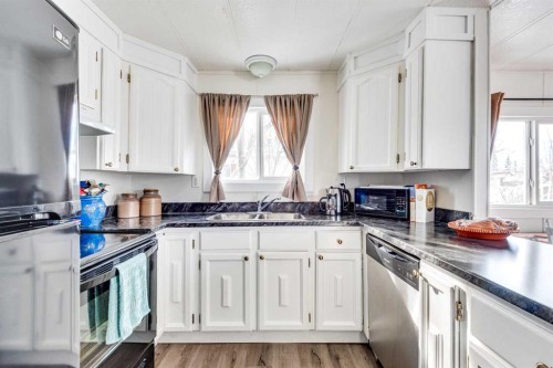 23-501 School, Trochu, AB 