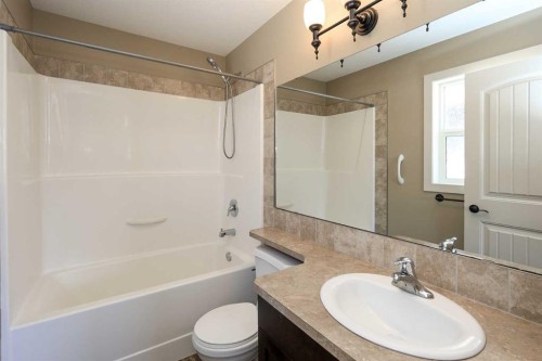 85 Cedar Crescent, Blackfalds, AB - Indoor Photo Showing Bathroom