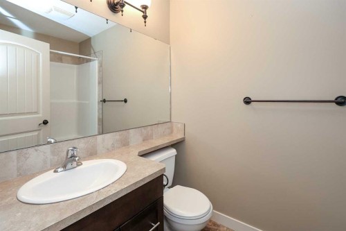85 Cedar Crescent, Blackfalds, AB - Indoor Photo Showing Bathroom