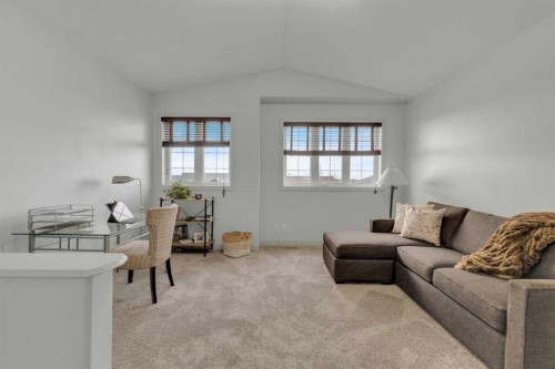 132 Ingle Close, Red Deer, AB - Indoor Photo Showing Living Room