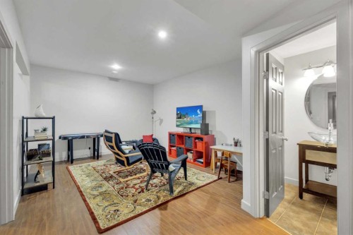 132 Ingle Close, Red Deer, AB - Indoor Photo Showing Other Room