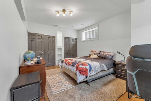 132 Ingle Close, Red Deer, AB - Indoor Photo Showing Bedroom