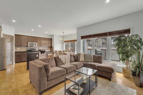 132 Ingle Close, Red Deer, AB - Indoor Photo Showing Living Room