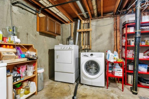 6749 59 Avenue, Red Deer, AB - Indoor Photo Showing Laundry Room