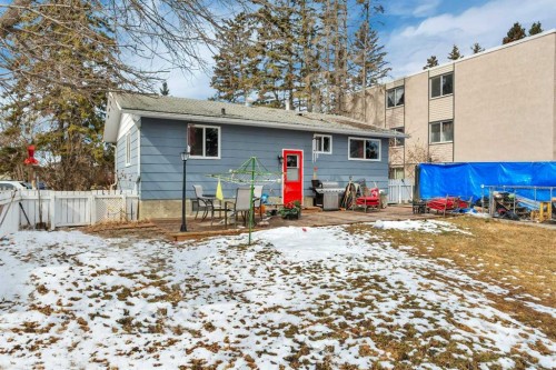 6749 59 Avenue, Red Deer, AB - Outdoor