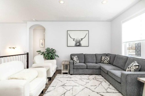 134 Langford Crescent, Red Deer, AB - Indoor Photo Showing Living Room