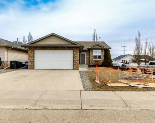 134 Langford Crescent, Red Deer, AB - Outdoor