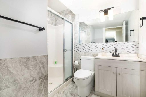 134 Langford Crescent, Red Deer, AB - Indoor Photo Showing Bathroom