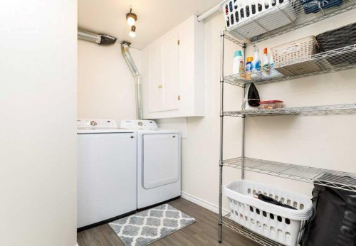 134 Langford Crescent, Red Deer, AB - Indoor Photo Showing Laundry Room