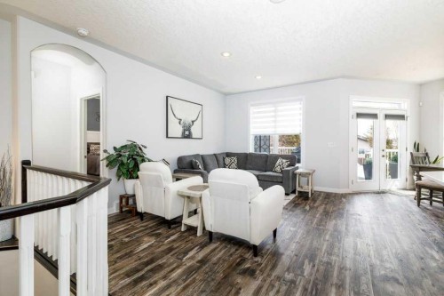 134 Langford Crescent, Red Deer, AB - Indoor Photo Showing Living Room