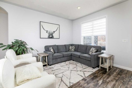 134 Langford Crescent, Red Deer, AB - Indoor Photo Showing Living Room
