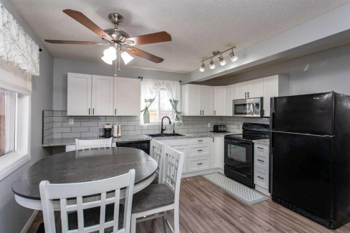 11 Erickson Drive, Red Deer, AB - Indoor