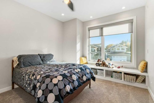 41 Cole Way, Sylvan Lake, AB - Indoor Photo Showing Bedroom