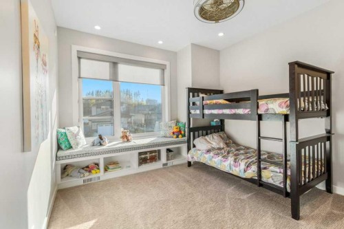 41 Cole Way, Sylvan Lake, AB - Indoor Photo Showing Bedroom