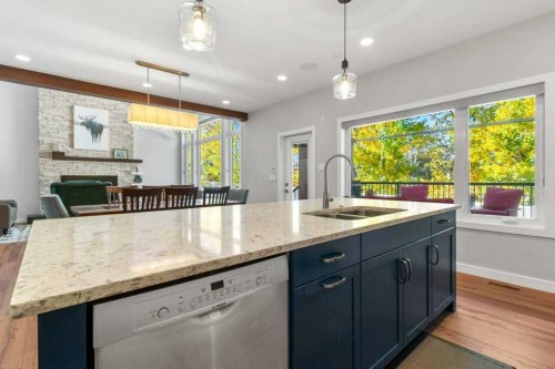 41 Cole Way, Sylvan Lake, AB - Indoor Photo Showing Kitchen With Double Sink