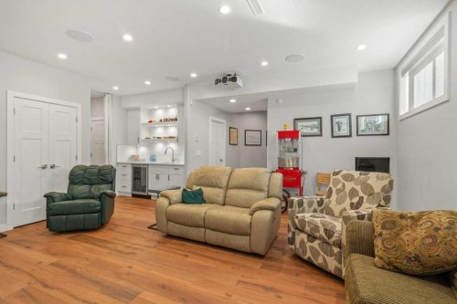 41 Cole Way, Sylvan Lake, AB - Indoor Photo Showing Living Room