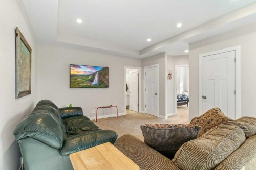 41 Cole Way, Sylvan Lake, AB - Indoor Photo Showing Living Room