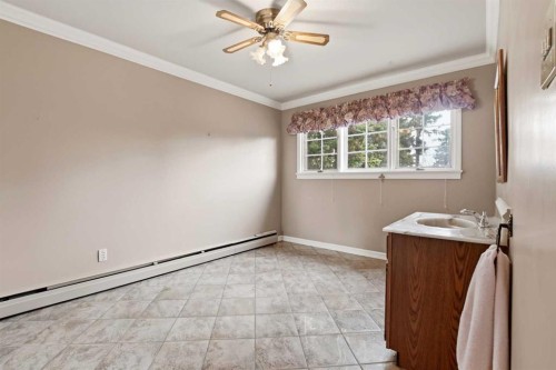 3919 43 Avenue, Red Deer, AB - Indoor Photo Showing Other Room