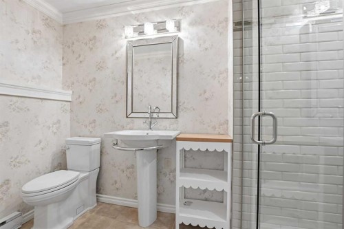 3919 43 Avenue, Red Deer, AB - Indoor Photo Showing Bathroom