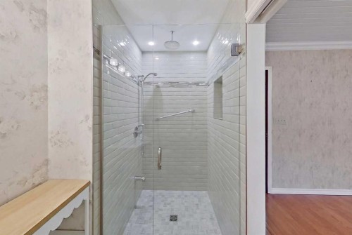 3919 43 Avenue, Red Deer, AB - Indoor Photo Showing Bathroom