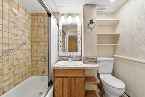 3919 43 Avenue, Red Deer, AB - Indoor Photo Showing Bathroom