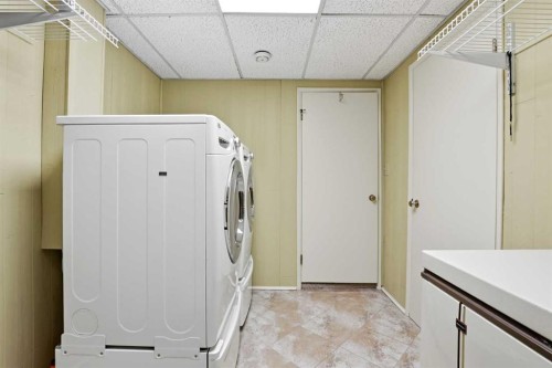 3919 43 Avenue, Red Deer, AB - Indoor Photo Showing Laundry Room