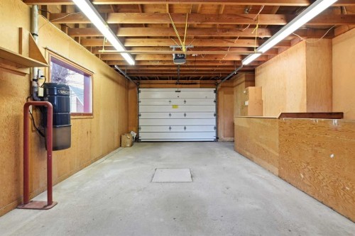 3919 43 Avenue, Red Deer, AB - Indoor Photo Showing Garage