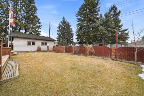 3919 43 Avenue, Red Deer, AB - Outdoor
